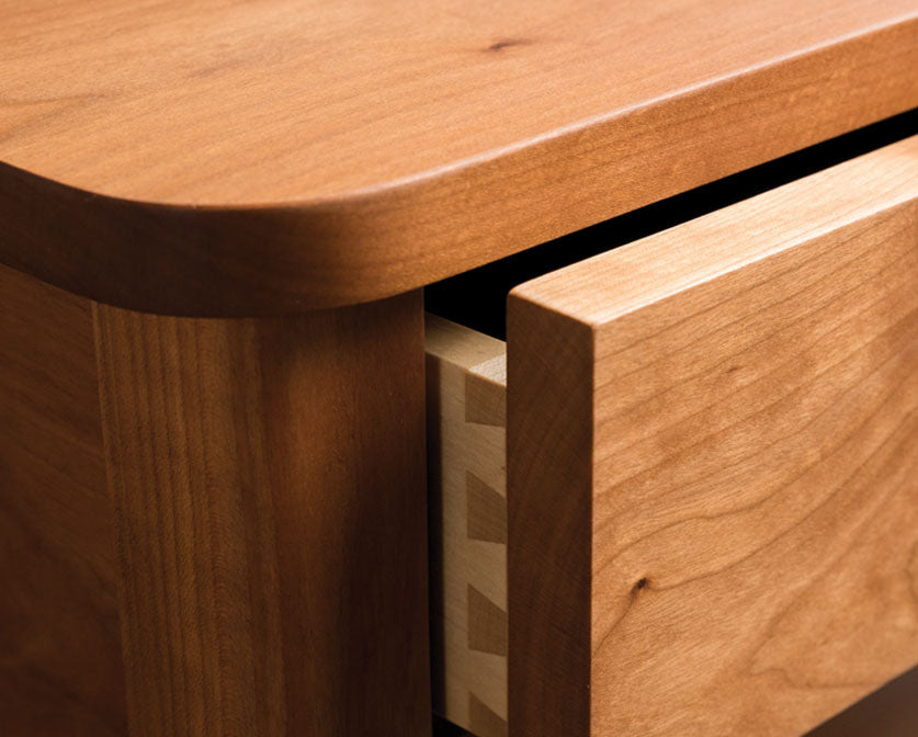 Dovetail Detail of Whitman drawer 