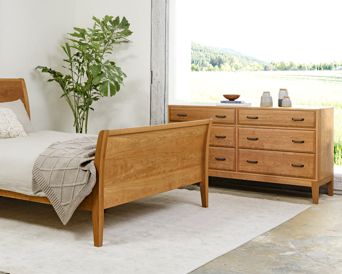 Corbett Low 6-Drawer Dresser in Cherry with black pulls with Contemporary Sleigh bed